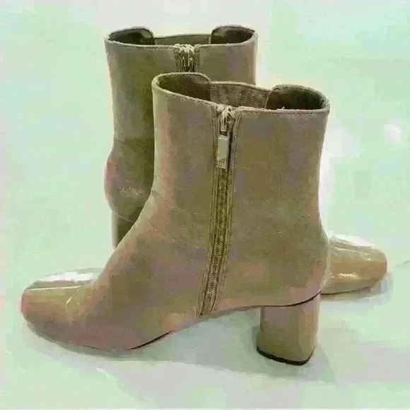 Elegant Beige Ankle Boots - Picture 4 of 13